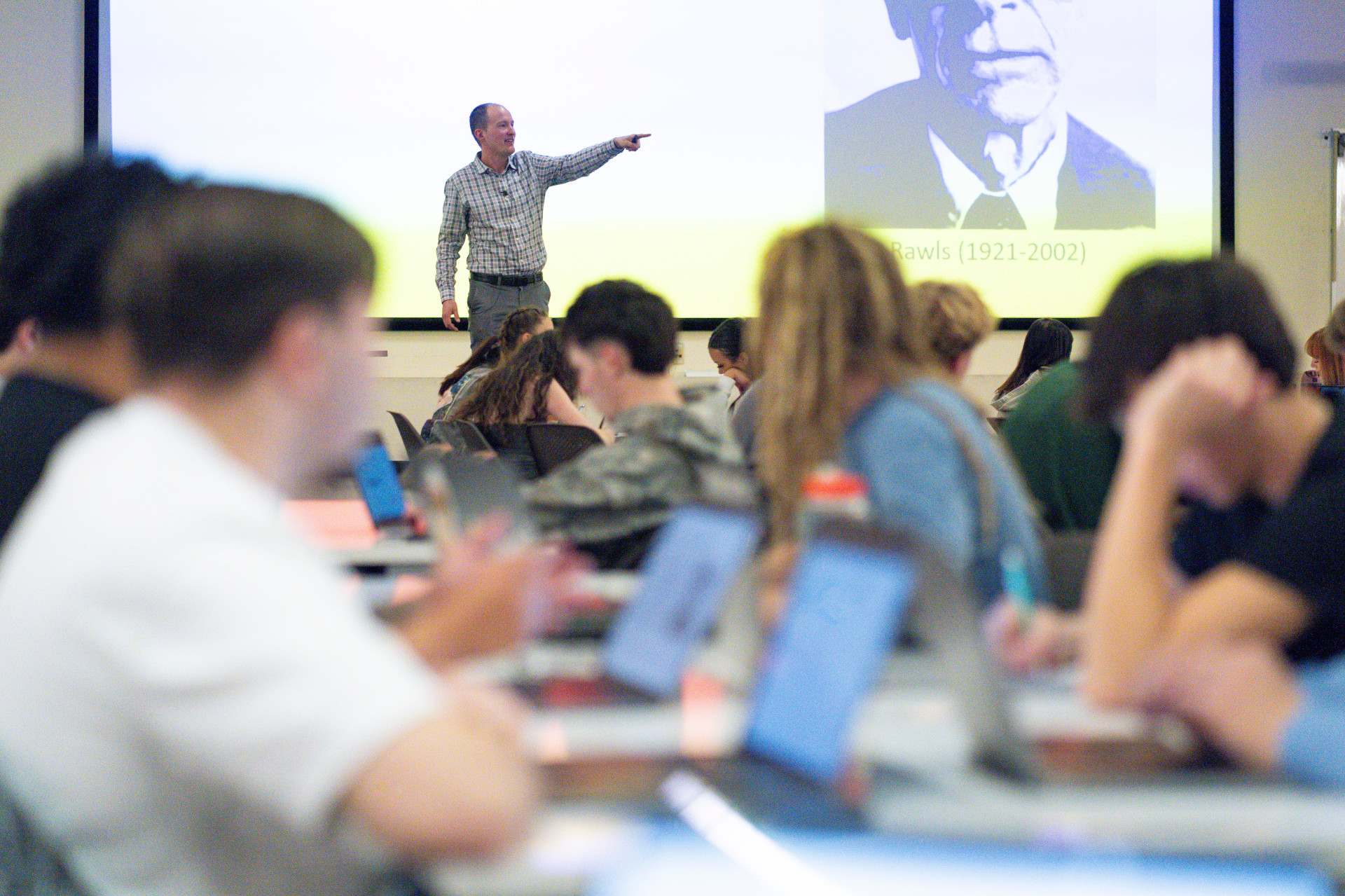 Associate Professor Anders Fremstad teaches ECON 202 – Principles of Microeconomics for the College of Liberal Arts in the department of Economics. February 24, 2026